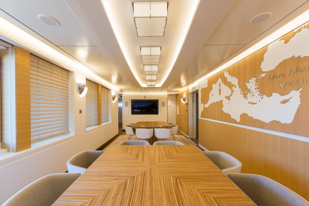 guest dining room, main deck aboard the yacht Yersin