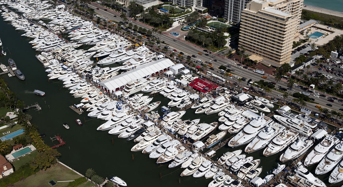 Yacht & Brokerage Show Yachts Miami Beach Miami Yacht Show @ Collins Avenue megayacht displays